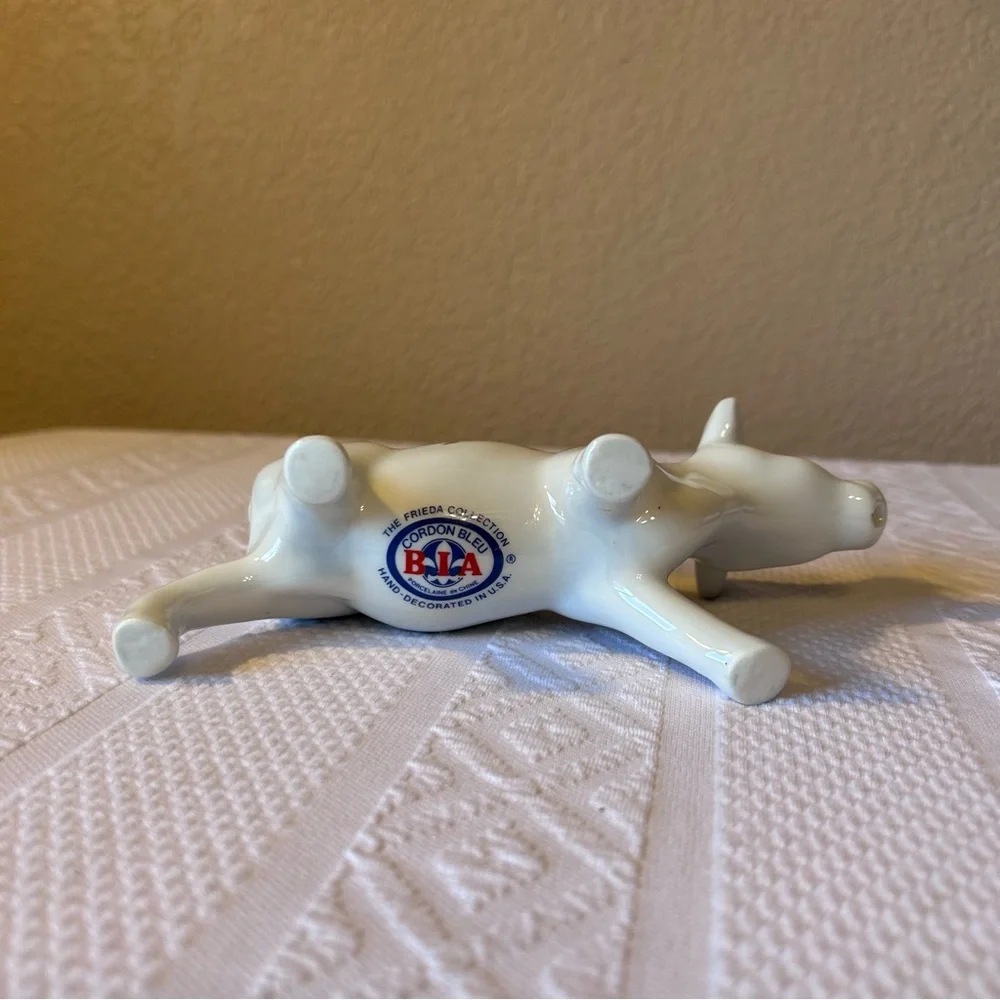 The Frieda Collection Cordon Bleu‎ Porcelain Cow Creamer Pitcher 8X4.5